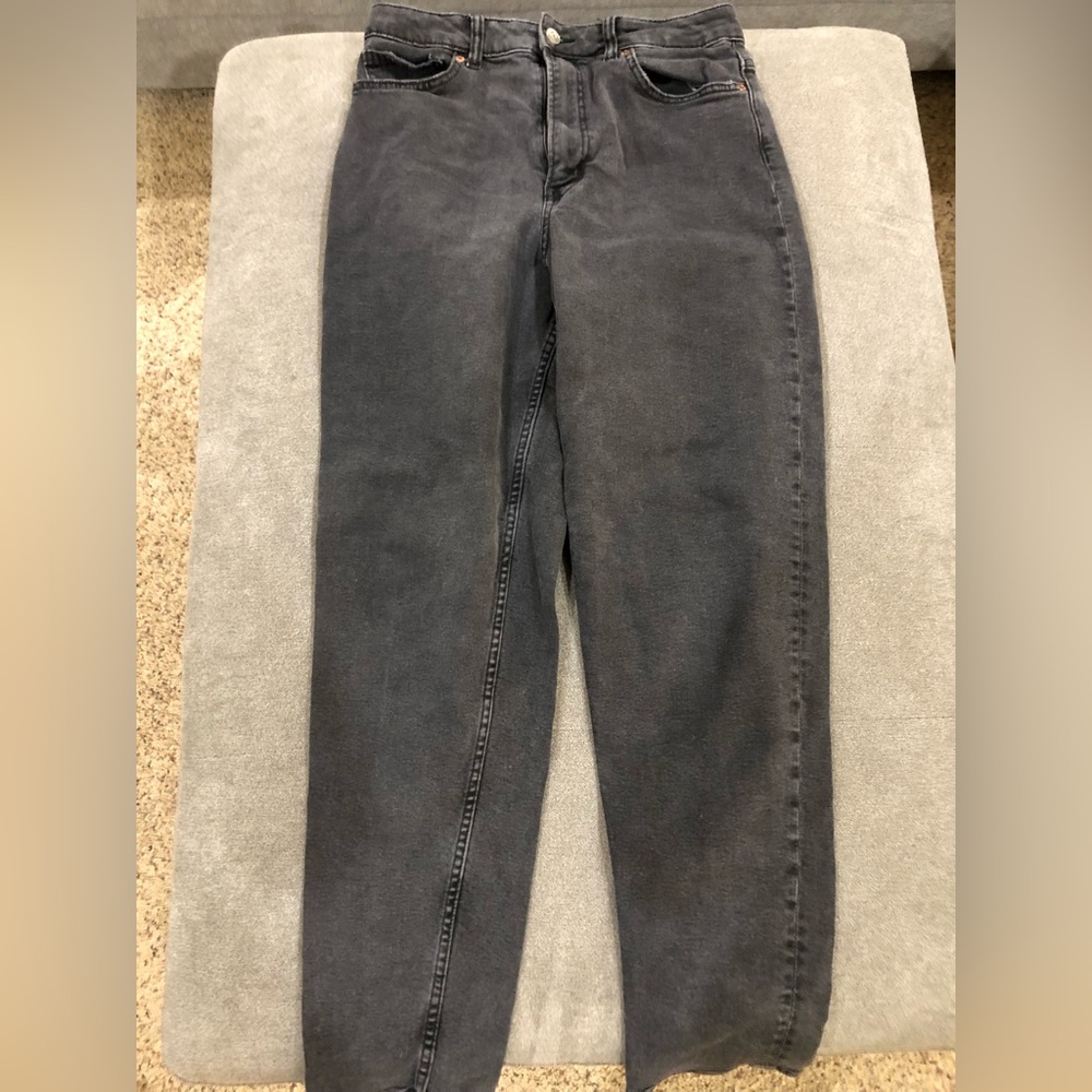 5 Pocket Divided black tapered distressed jeans used, good condition!
